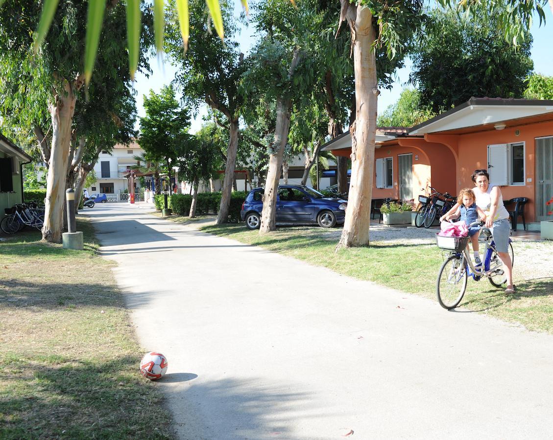 Camping & Village Eucaliptus Alba Adriatica Exterior foto